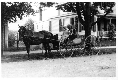 “Charles & Marie Barrell, in front of Walling’s residence on King’s Hwy in Sugar Loaf.” 1897. chs-006581